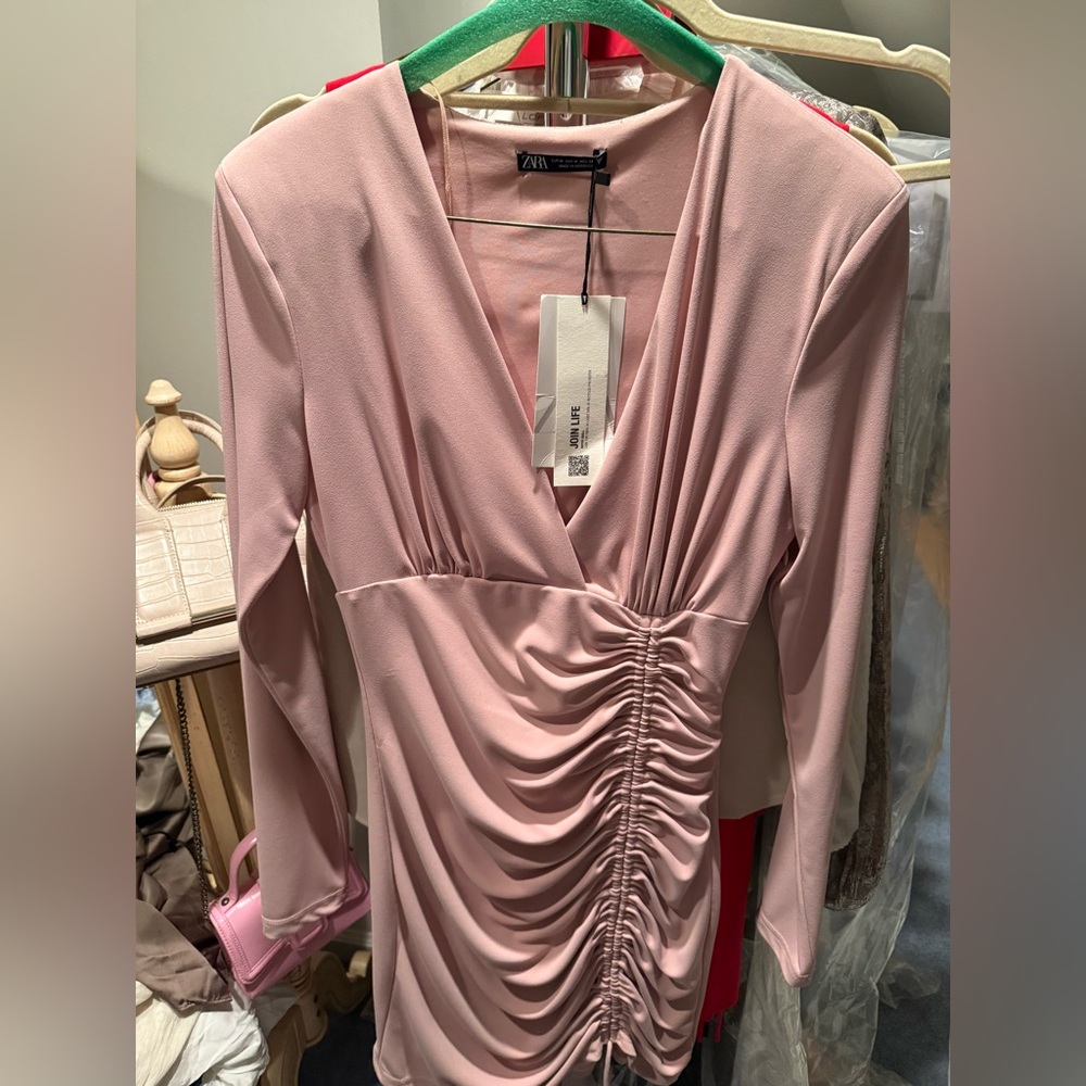 New Zara pink dress in size Medium. Padded shoulders